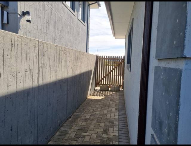 3 BEDROOM PROPERTY TO RENT IN DANA BAY